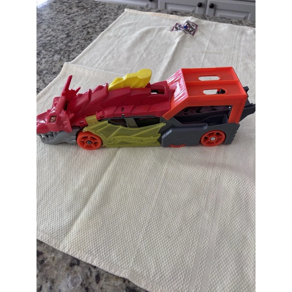 Hot Wheels City Dragon Launch Transporter‎ Car Hauler 13